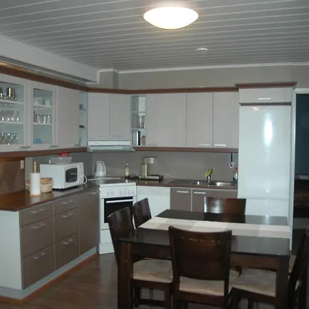 Casa de Férias Ukkoherra 1 & 2 *